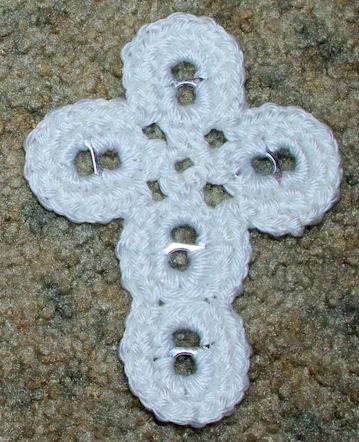 Cross Ornament Free Crochet Pattern (Recycle Project)