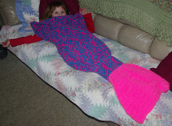 Julee's Mermaid Tail Free Crochet Pattern (feet go in the fin)